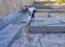 عملیات اجرایی عایق بندی حوضچه نگهداری آب آبشار پارک ورودی شهر