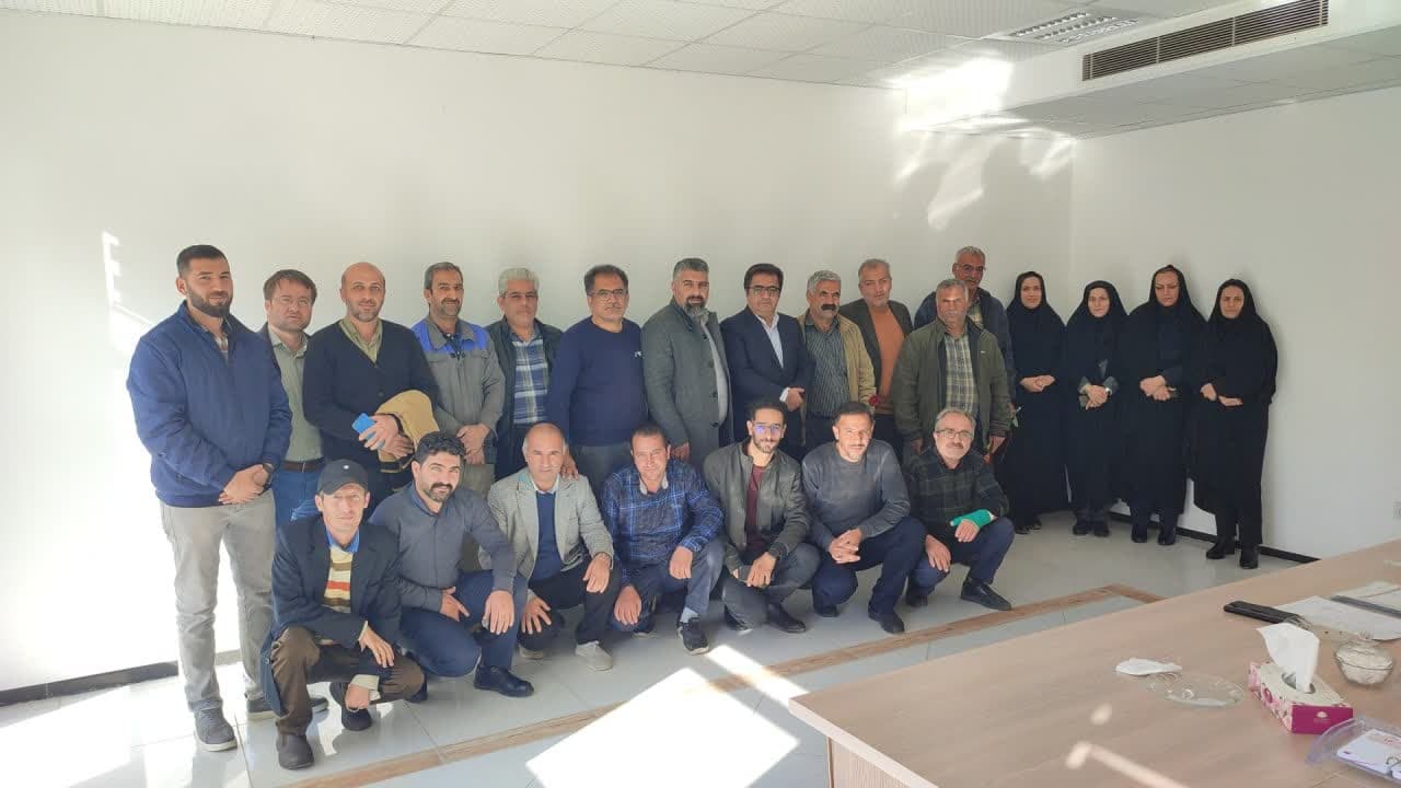 تقدیر از پرسنل وکارگران شهرداری اردکان به مناسبت روز پدر