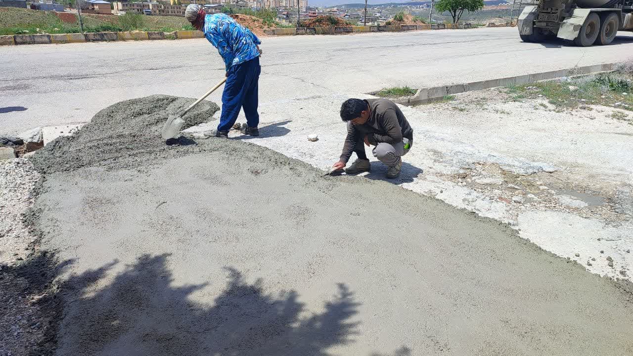 لکه گیری سطح کوچه و معابر در شهرک شهید قاضی