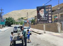 برپایی ایستگاه‌ صلواتی در شهر اردکان به مناسبت سالروز ارتحال امام خمینی (ره)