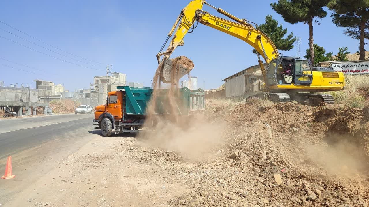 اجرای طرح تعریض و زیرسازی کمربندی شهرک شهید قاضی