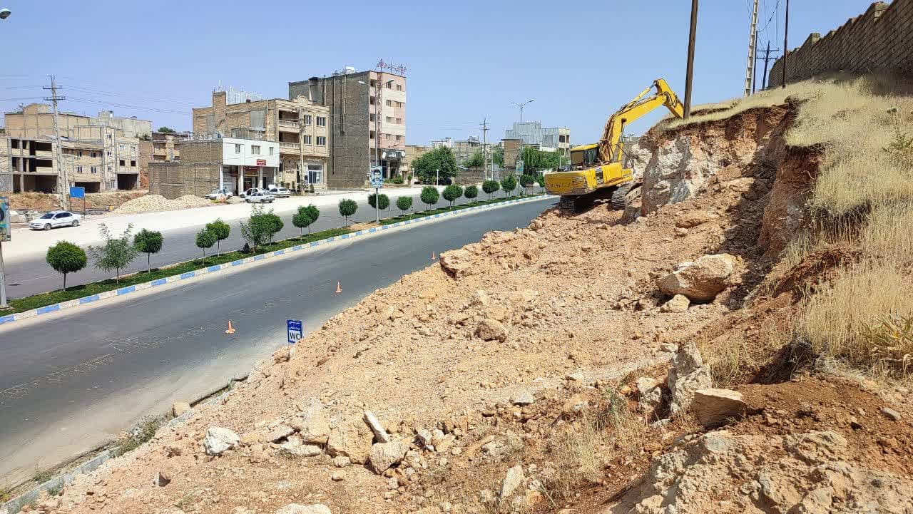 عملیات تعریض حاشیه بلوار شهید سلیمانی