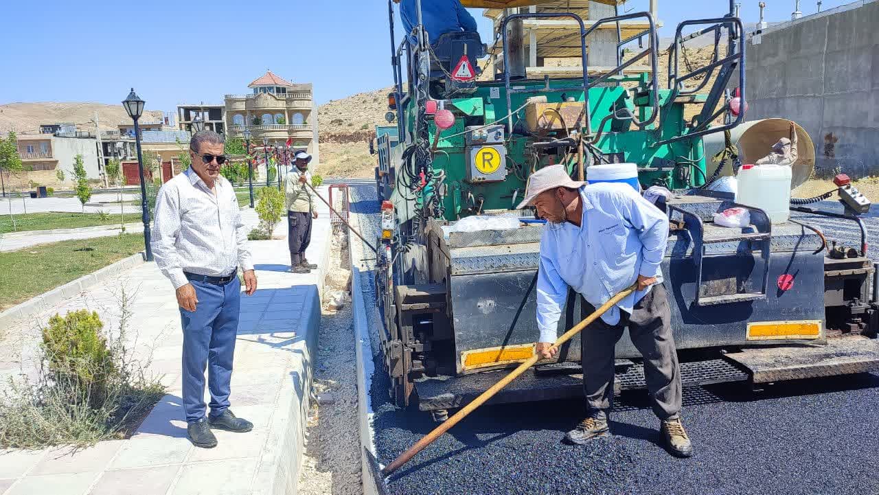 آسفالت کوچه زورخانه ورزشی و خیابان شانزده متری در چهارده هکتاری شهرک شهید قاضی