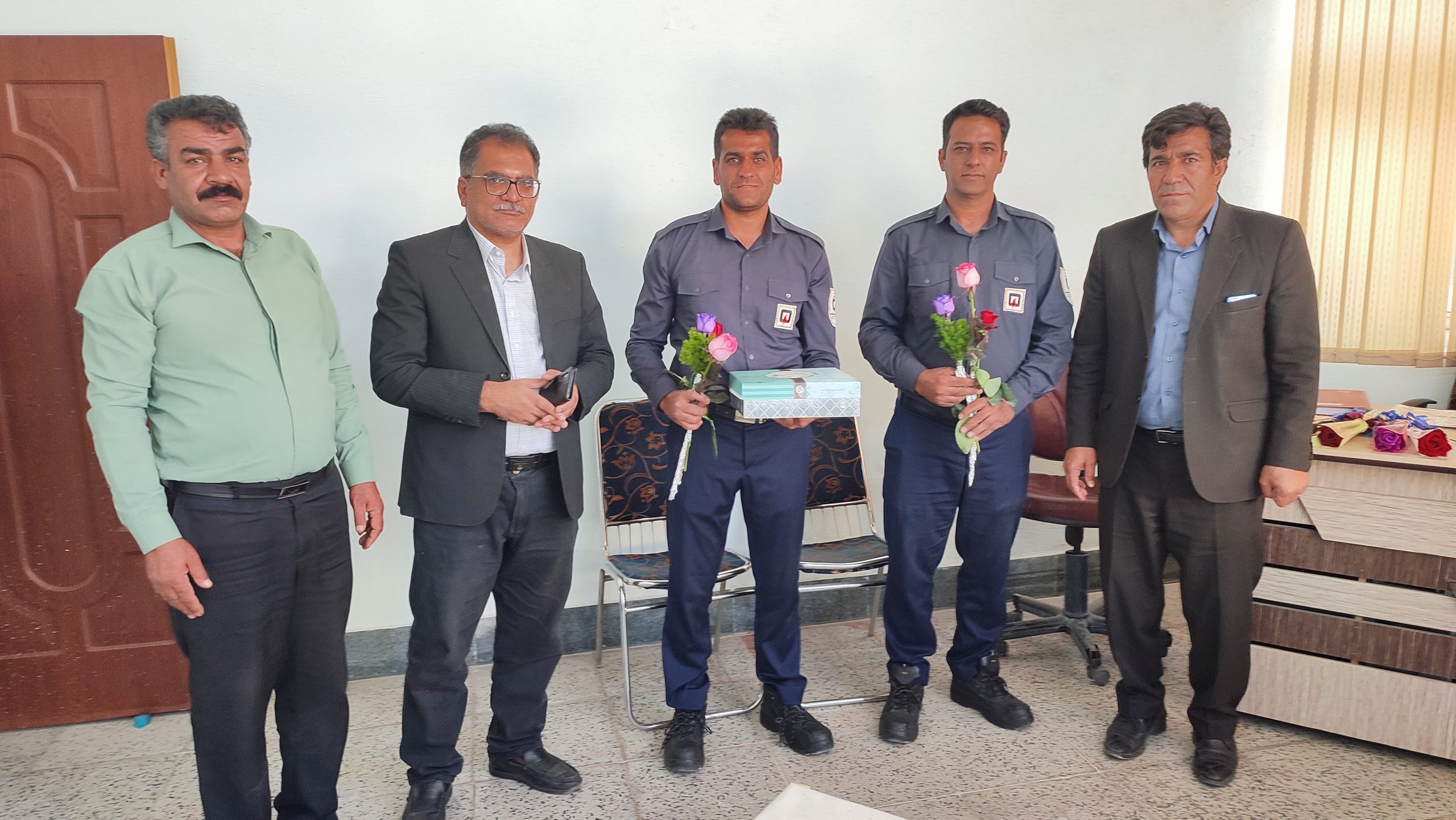 تجلیل از آتش نشانان شهرداری اردکان به مناسبت روز ایمنی و آتش نشانی