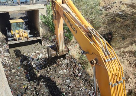 لایروبی و پاکسازی بخش دیگری از رودخانه ساحلی اردکان