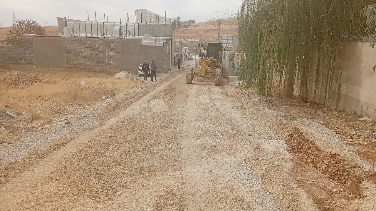 آماده سازی چند کوچه شهرک شهدا برای بتون ریزی