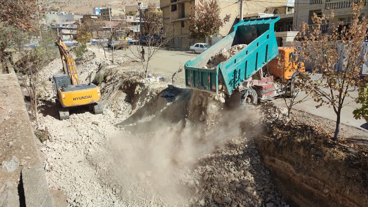 عملیات مخلوط ‌ریزی و آماده‌سازی بستر رودخانه ساحلی