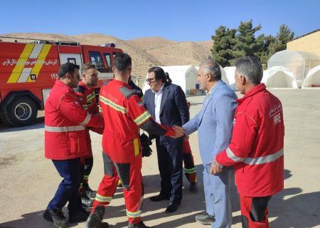 حضورشهردار و نیروهای آتش نشانی شهرداری اردکان دربرگزاری مانور زلزله