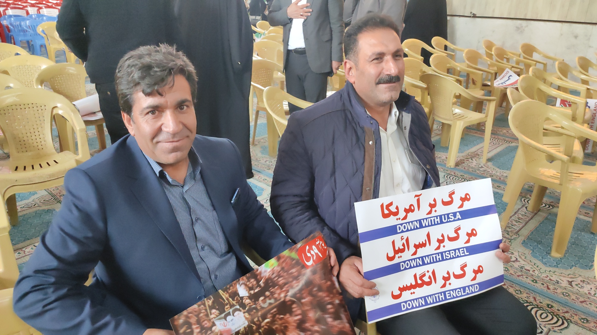 حضور کارکنان شهرداری اردکان به همراه رئیس و اعضای شورای اسلامی در مراسم باشکوه یوم اللّه ۹ دی